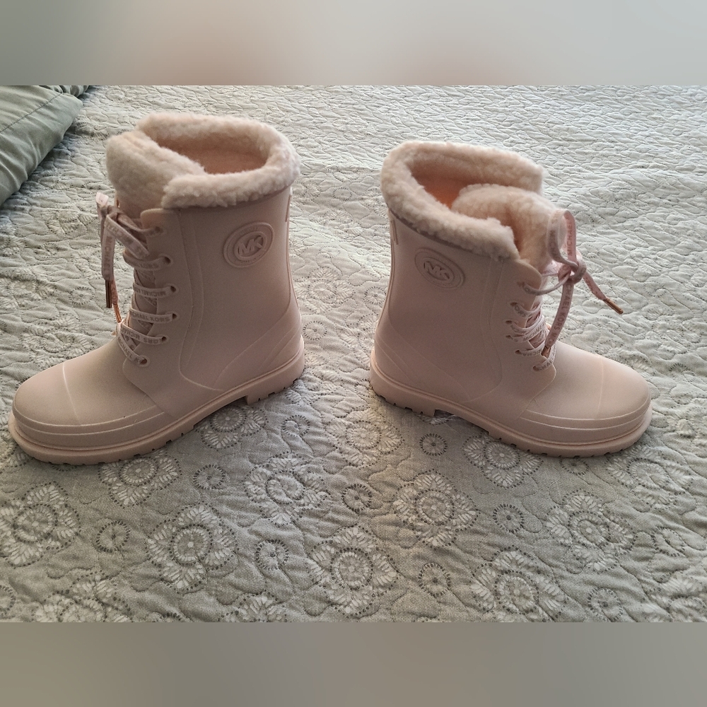 Michael Kors Light Pink Winter Boots - Picture 2 of 13